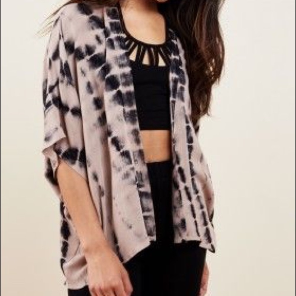 Earthbound Trading Co. tie dye kimono